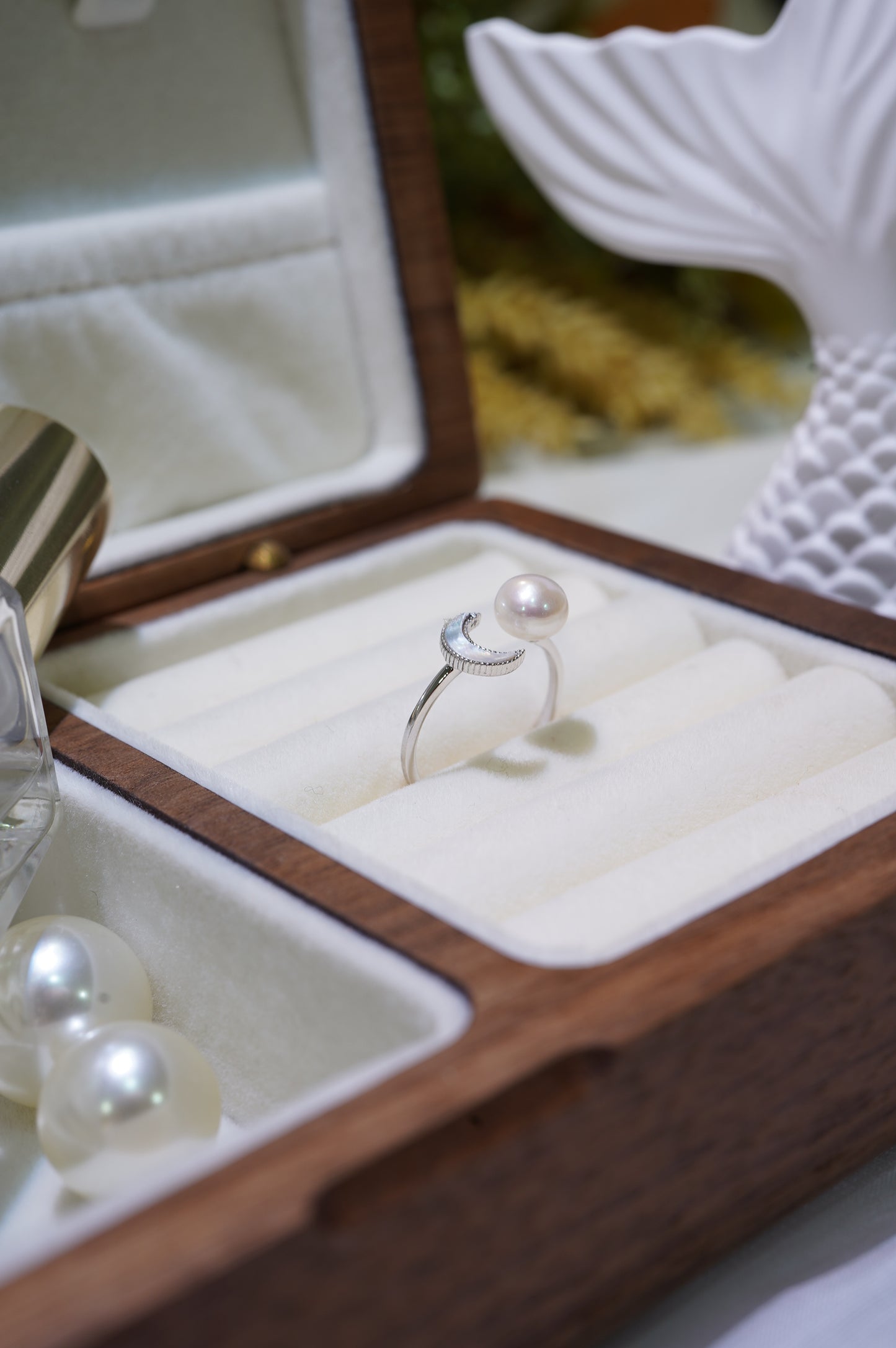 Moon Freshwater Pearl Ring