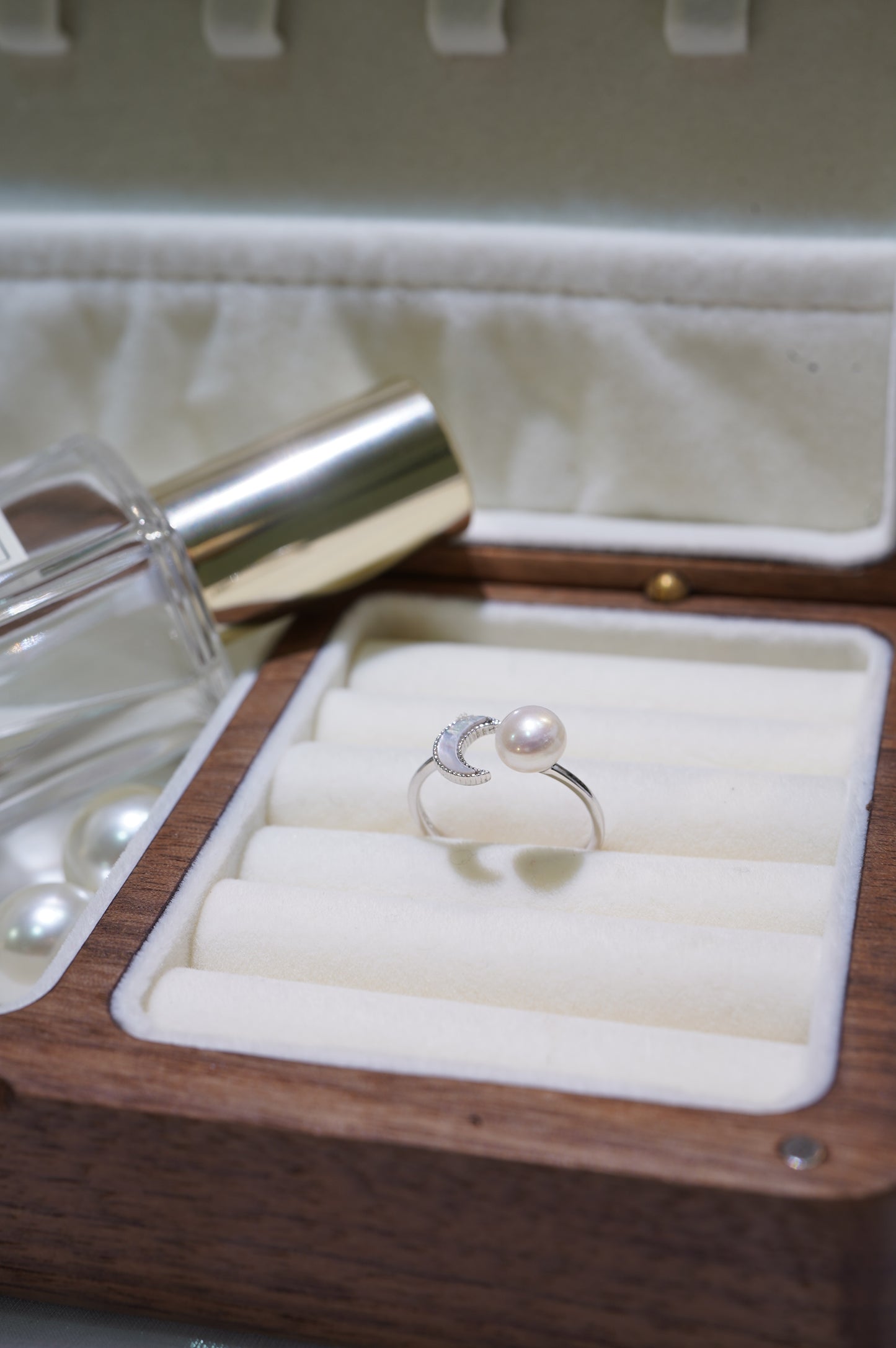 Moon Freshwater Pearl Ring