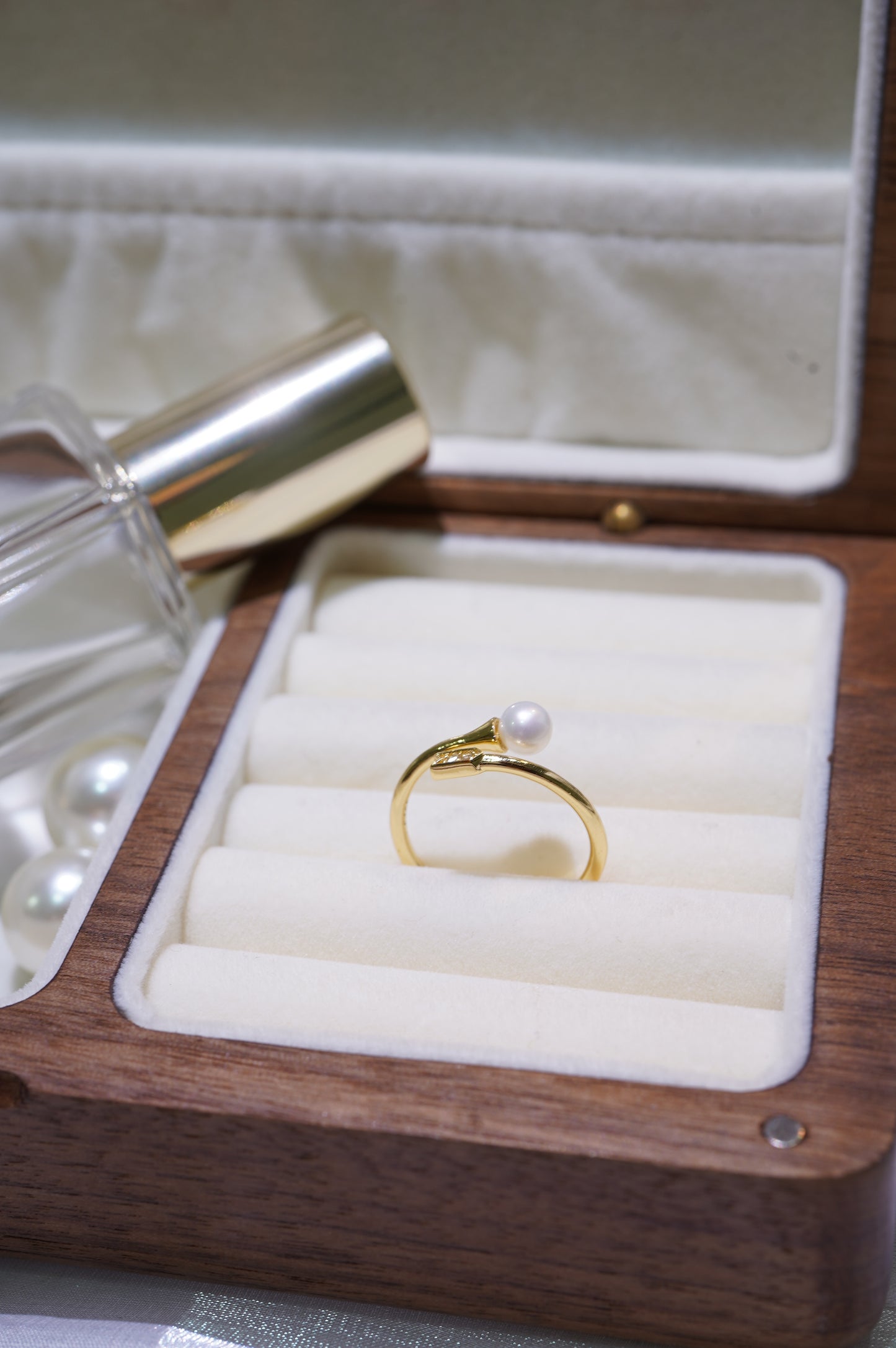 Arrow Tail Freshwater Pearl Ring