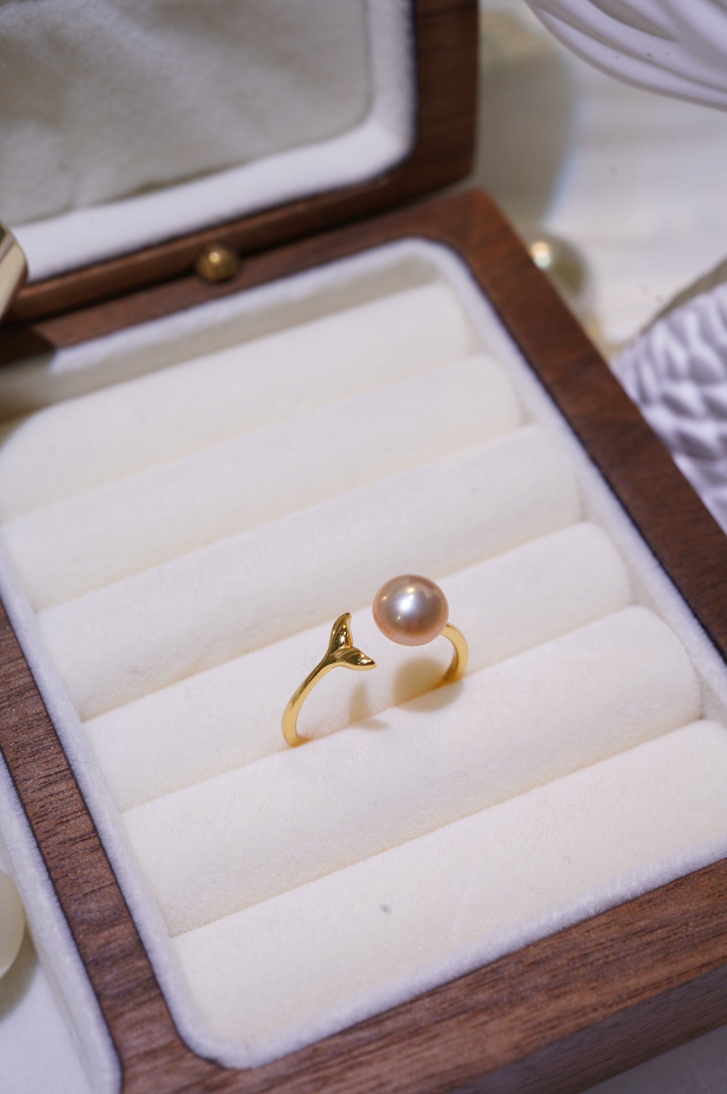 'Mermaid Tail' Bun Freshwater Pearl Ring