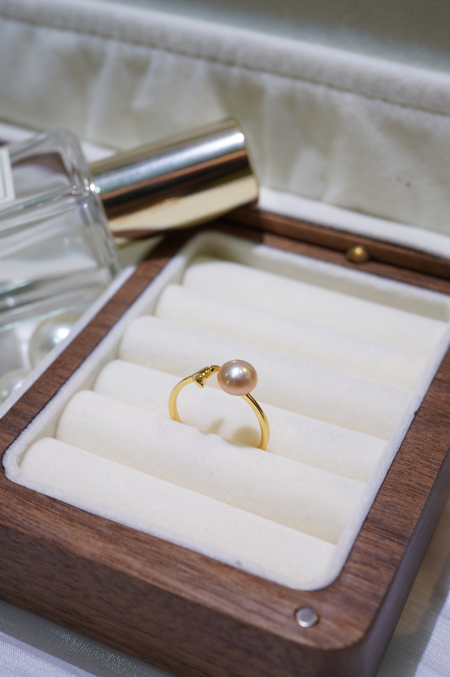 'Mermaid Tail' Bun Freshwater Pearl Ring