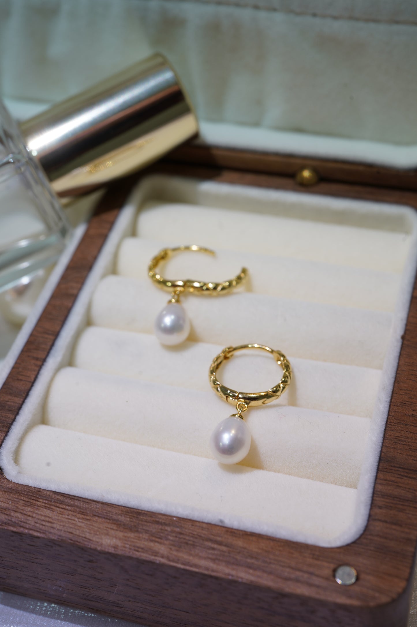 Lozenge Pattern Rice Freshwater Pearl Hoop Earrings