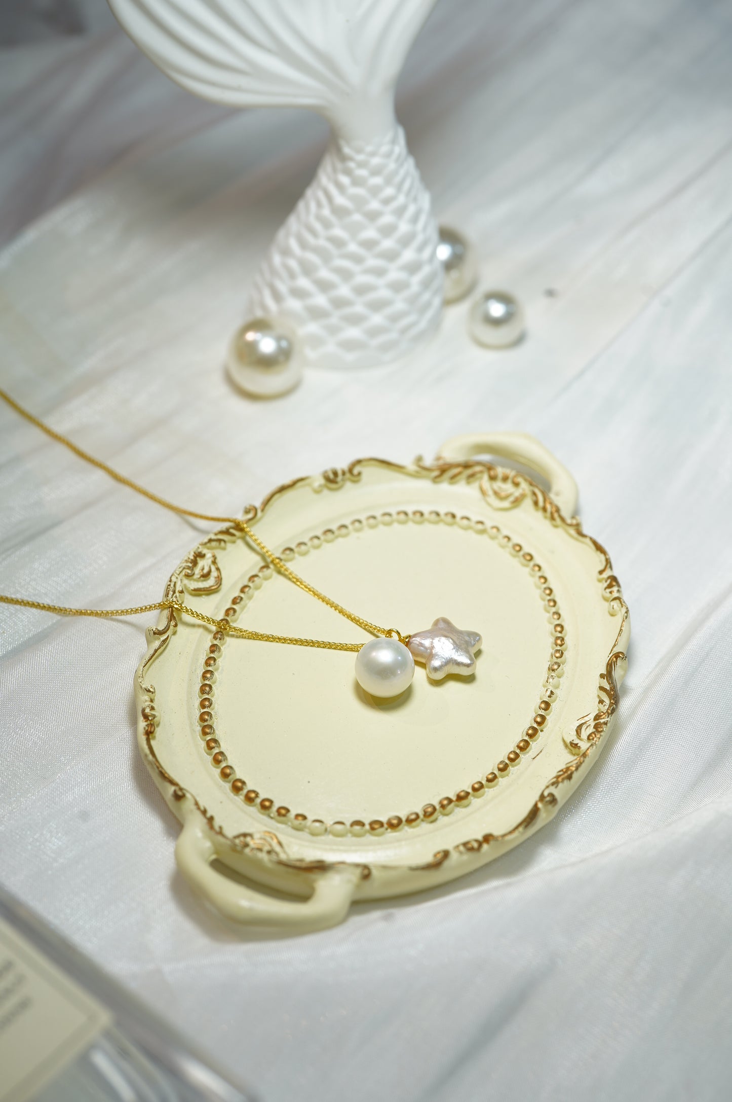 Star & Ball Freshwater Necklace