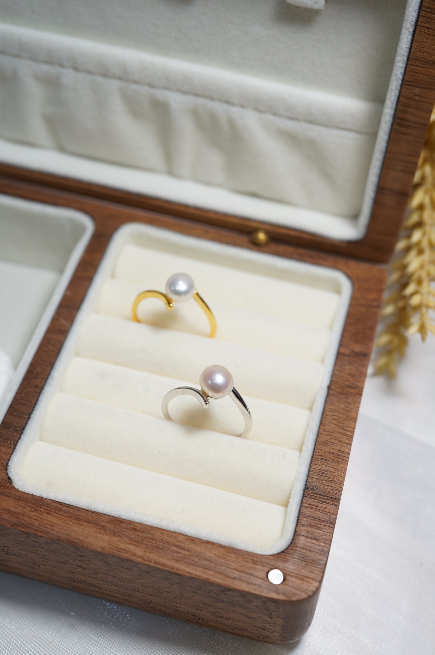 ‘Parallel' Bun Freshwater Pearl Ring