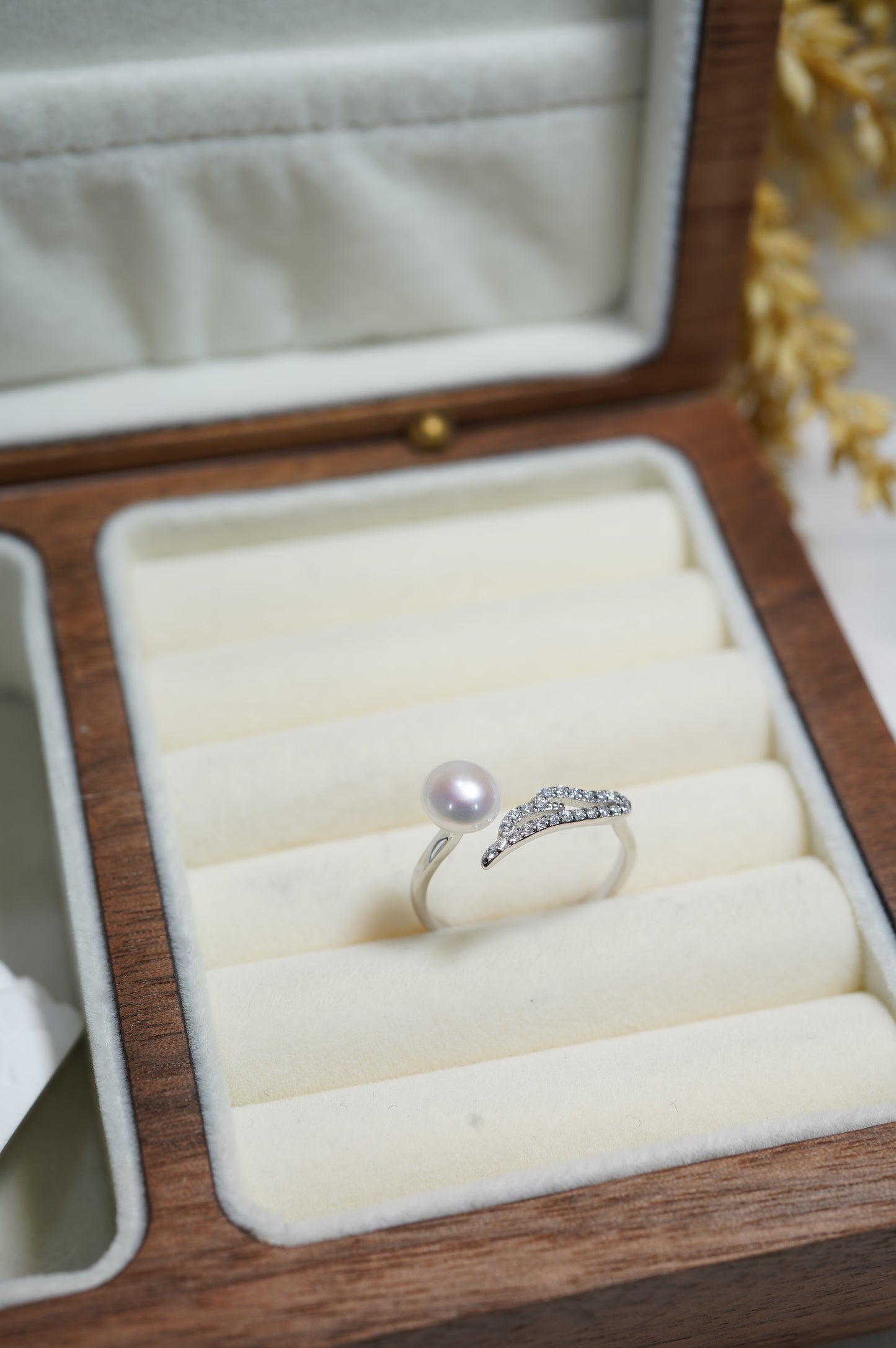 ‘Wings' Bun Freshwater Pearl Ring