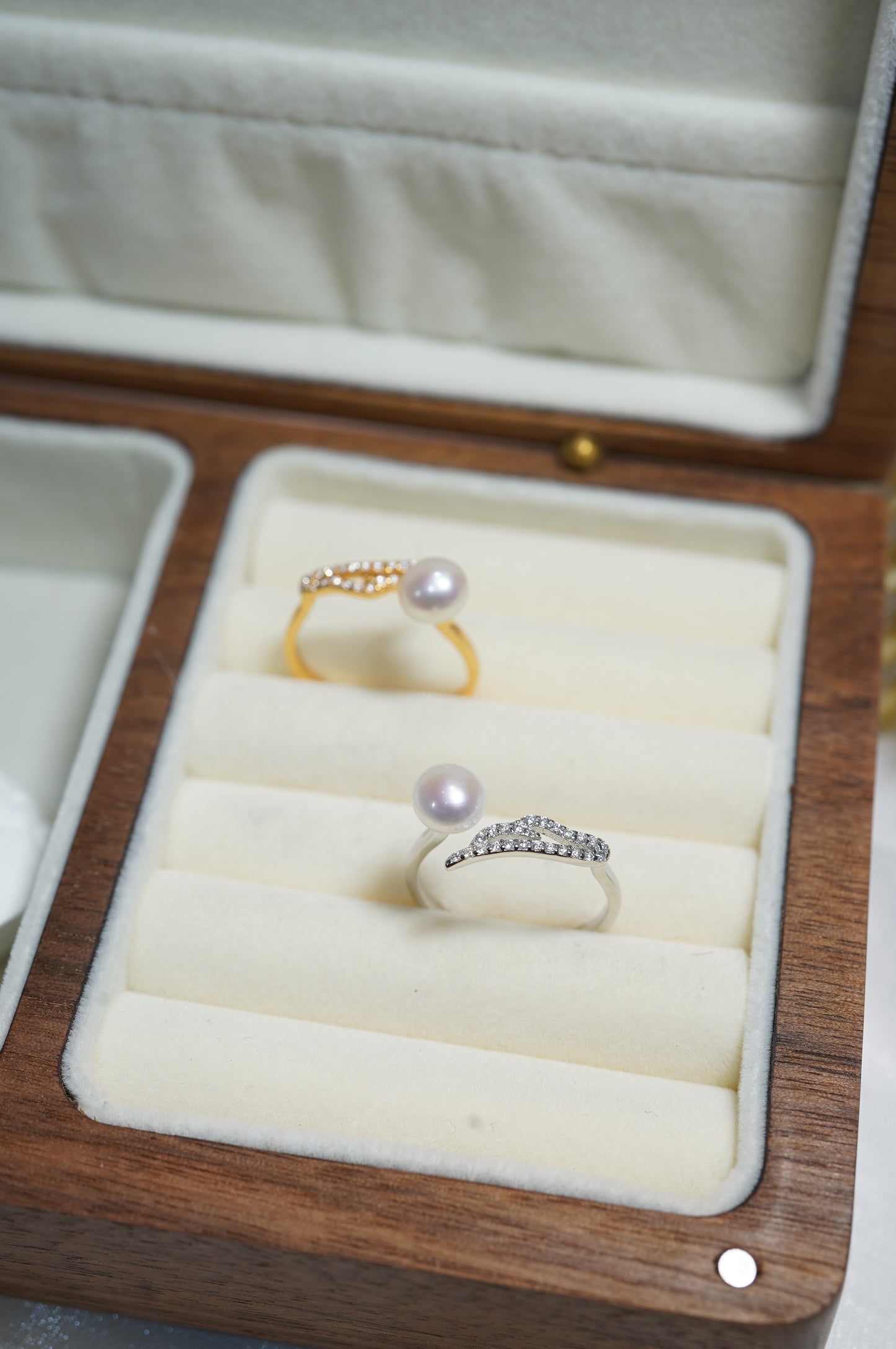 ‘Wings' Bun Freshwater Pearl Ring