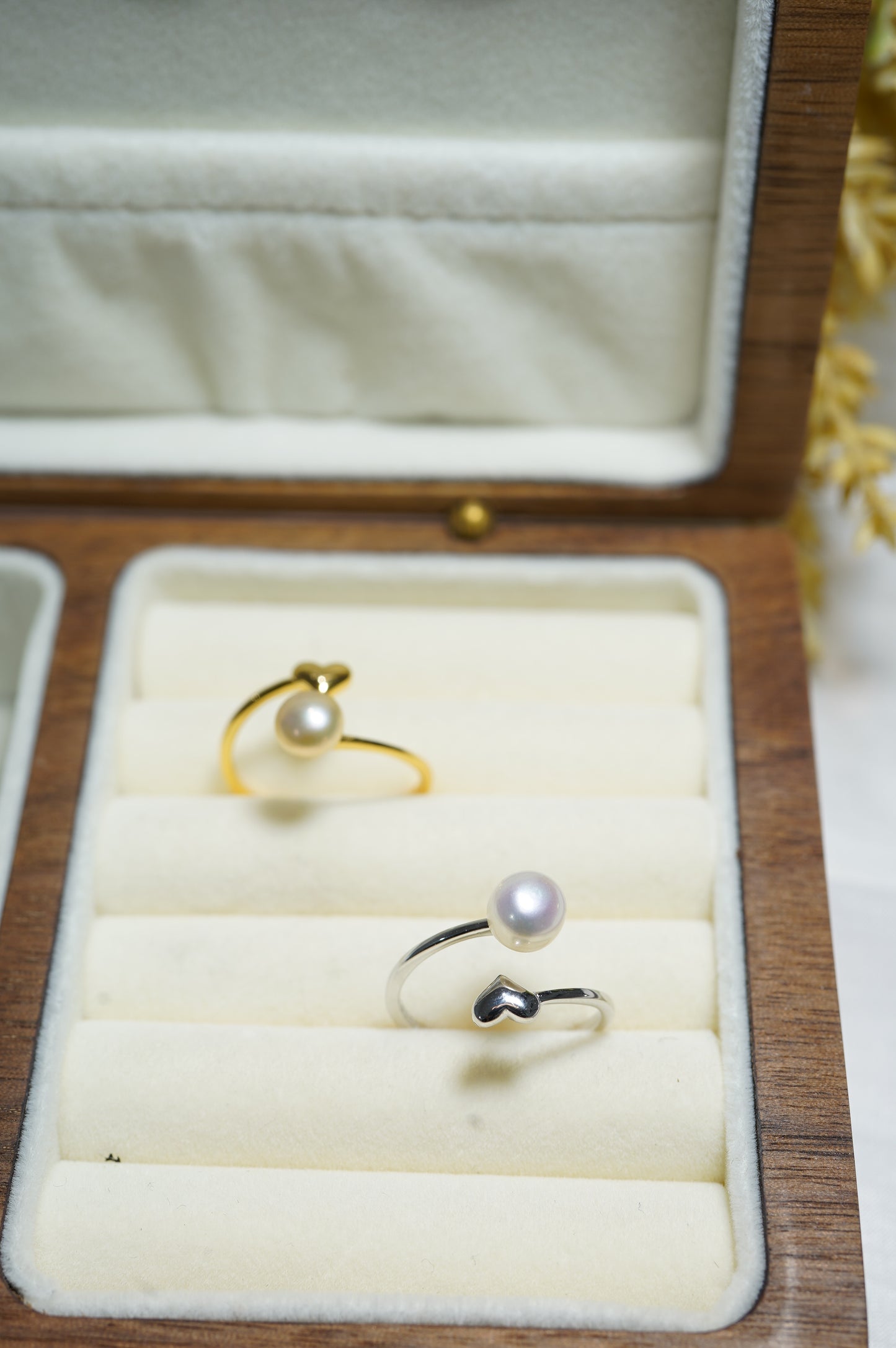 ‘Heart Point' Bun Freshwater Pearl Ring