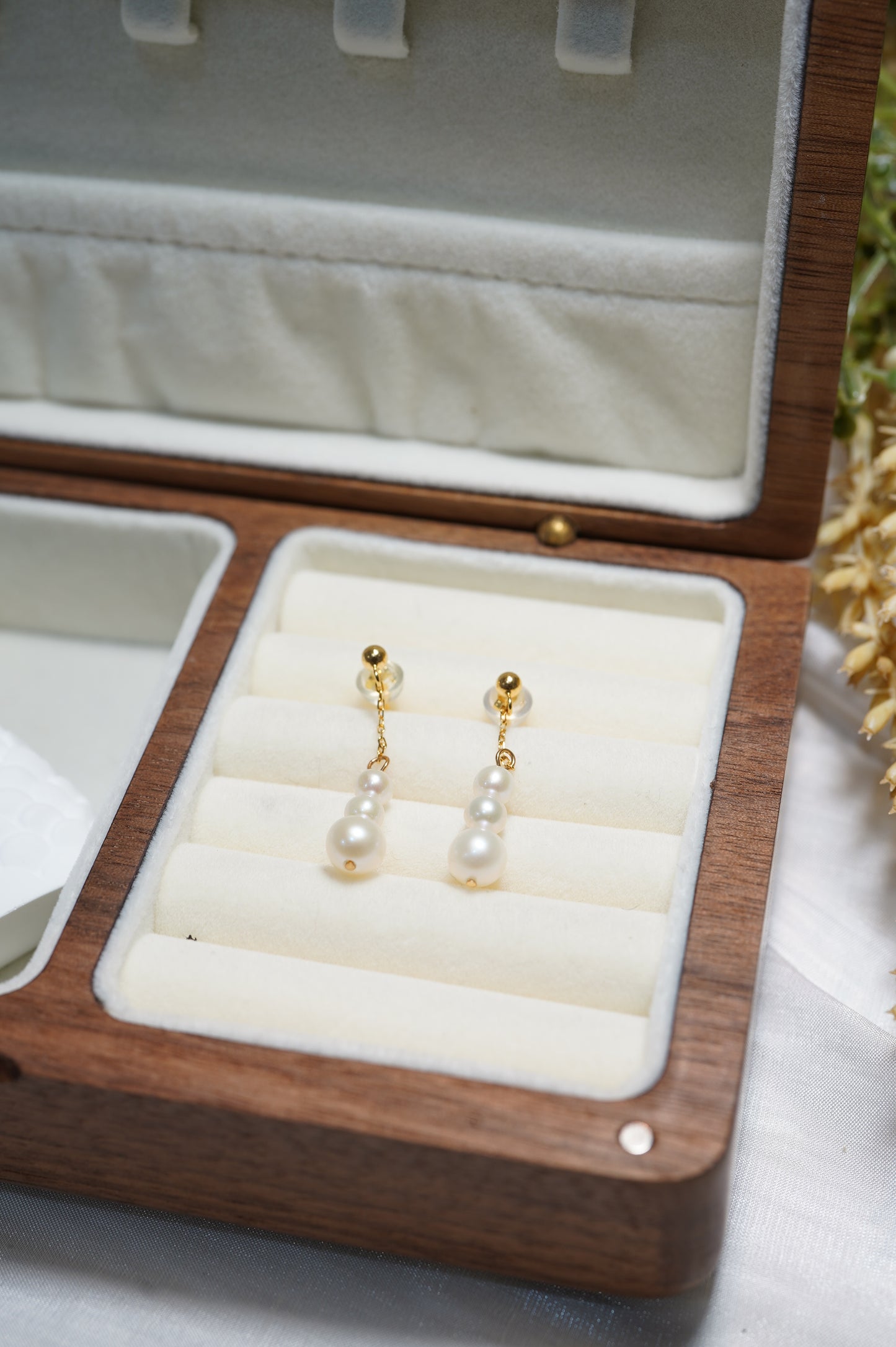 'Daily Dangle' Freshwater Pearl Earrings