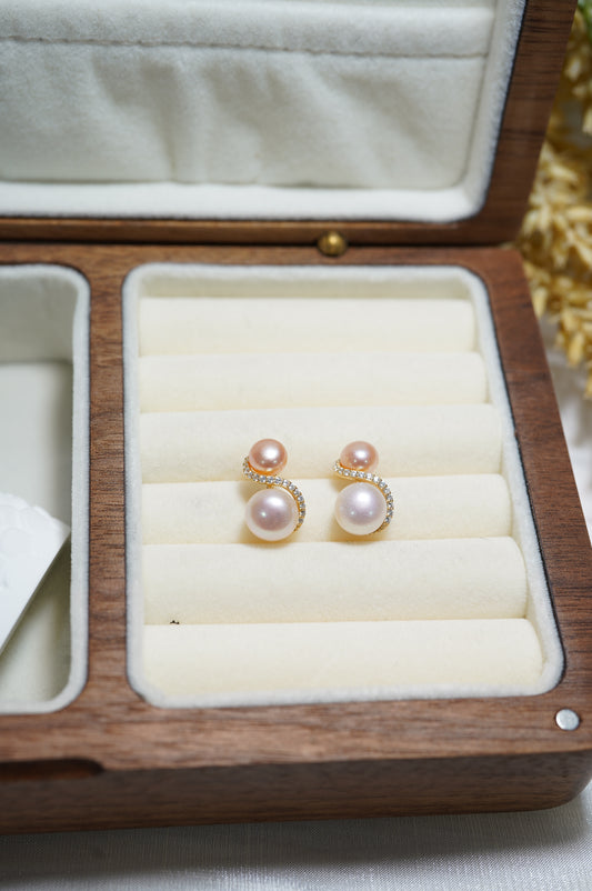 S Yingyang Freshwater Pearl Earrings