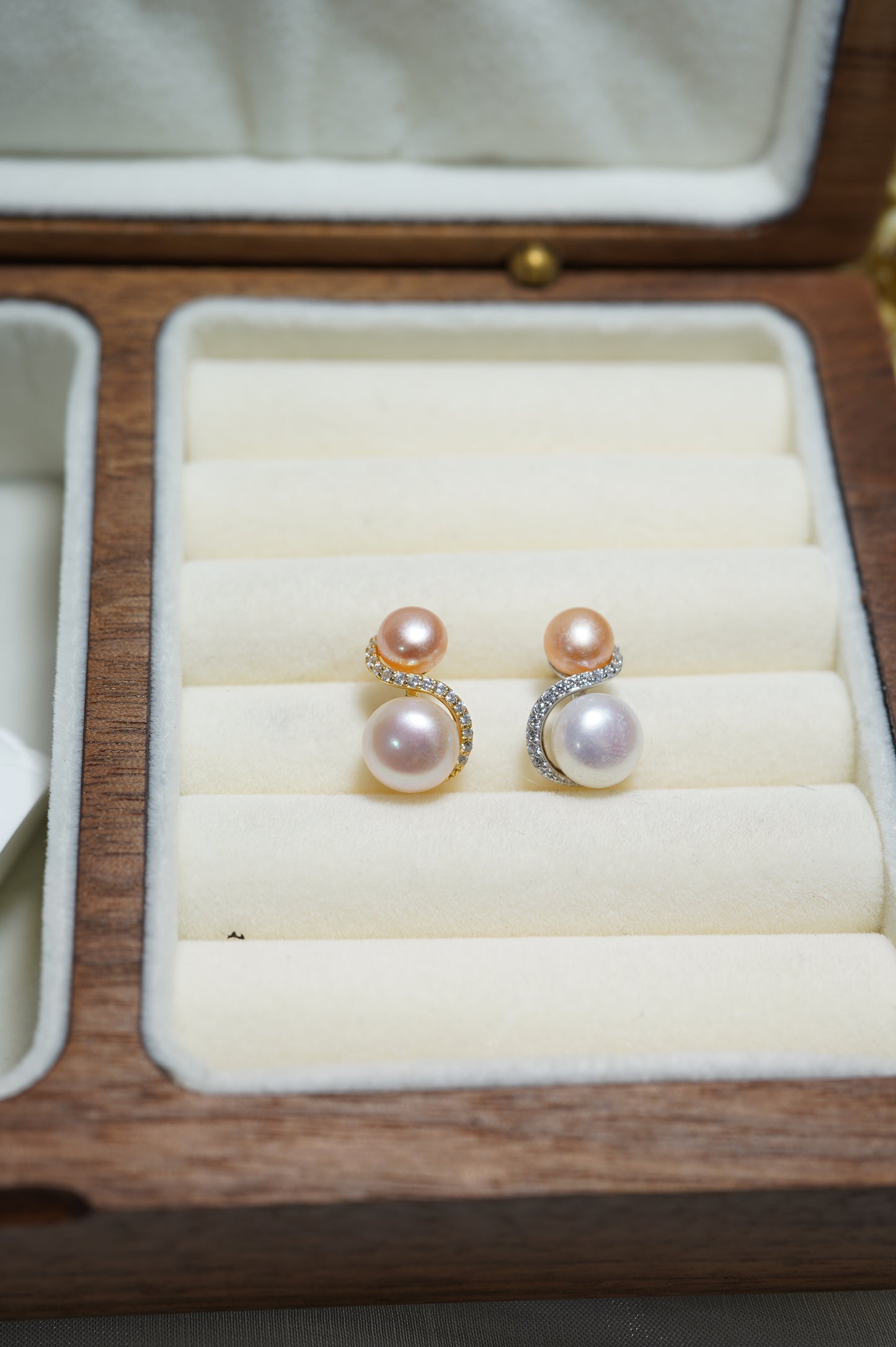S Yingyang Freshwater Pearl Earrings