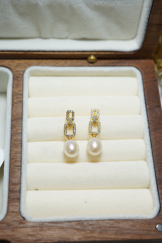 '#2 Diamond' Freshwater Pearl Earrings