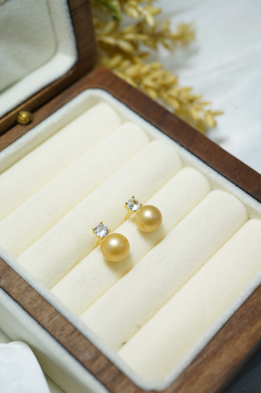 'Diana Gold' Freshwater Pearl Earrings