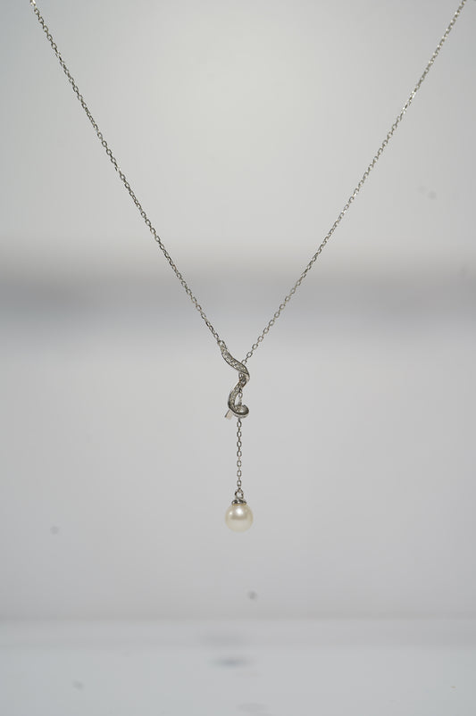 'Sinead' Y-shaped Round Freshwater Necklace