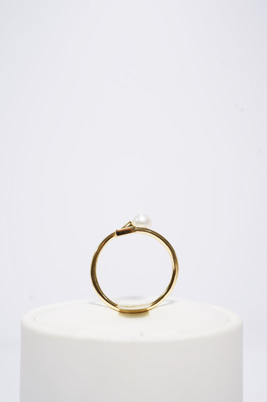 Arrow Tail Freshwater Pearl Ring
