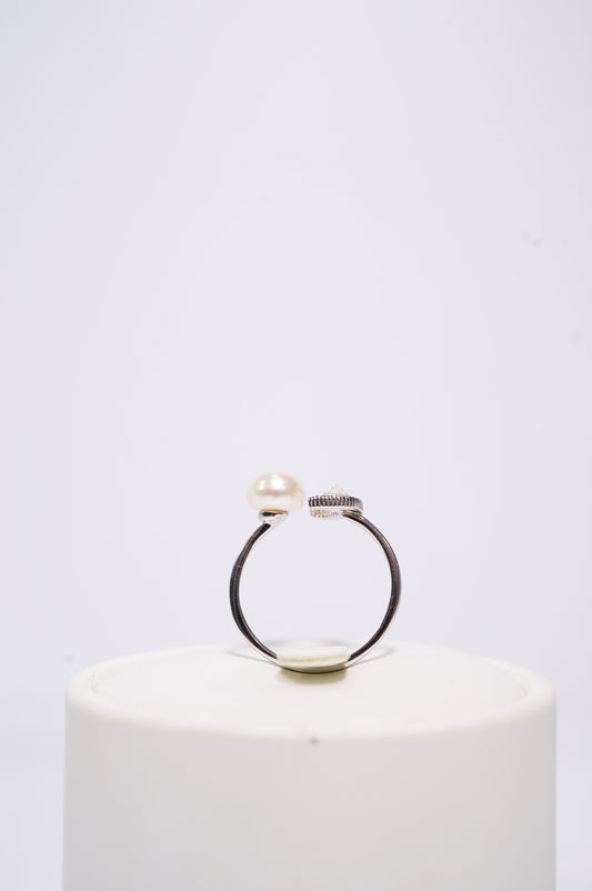 Moon Freshwater Pearl Ring