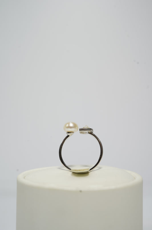 Moon Freshwater Pearl Ring