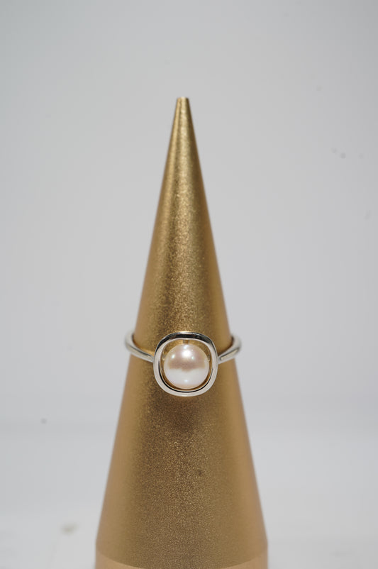 ‘Square' Bun Freshwater Pearl Ring