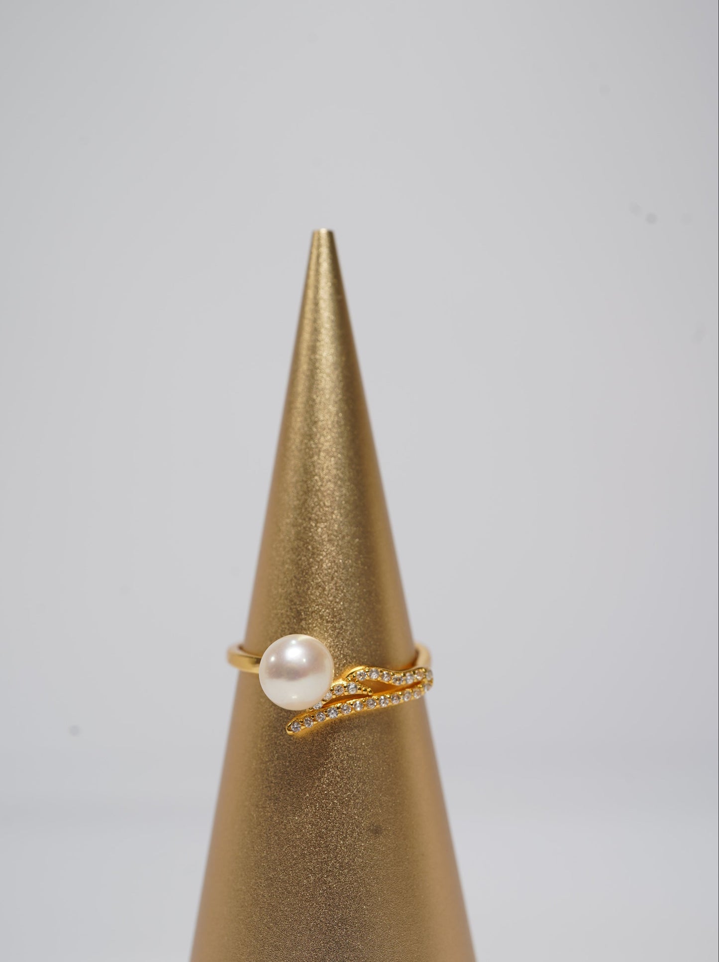 ‘Wings' Bun Freshwater Pearl Ring