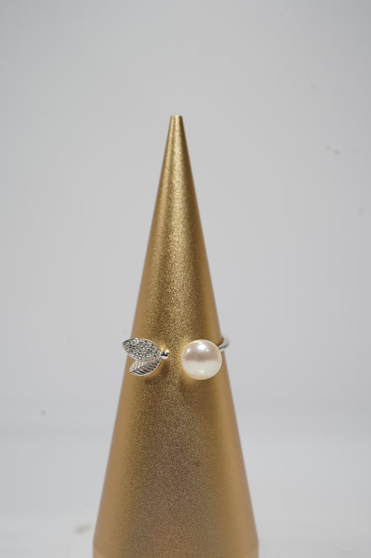‘Shining Hearts' Bun Freshwater Pearl Ring