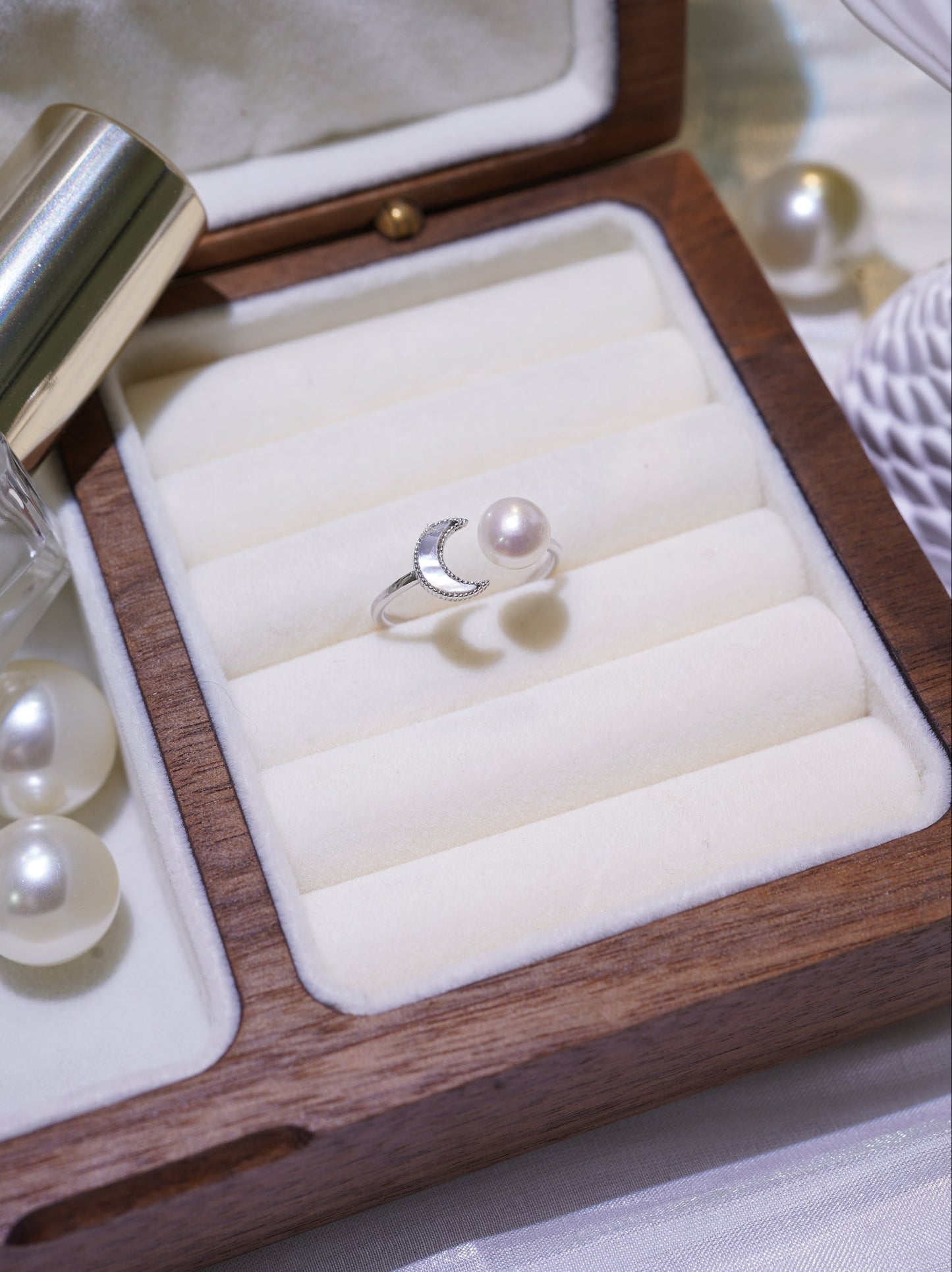 Moon Freshwater Pearl Ring