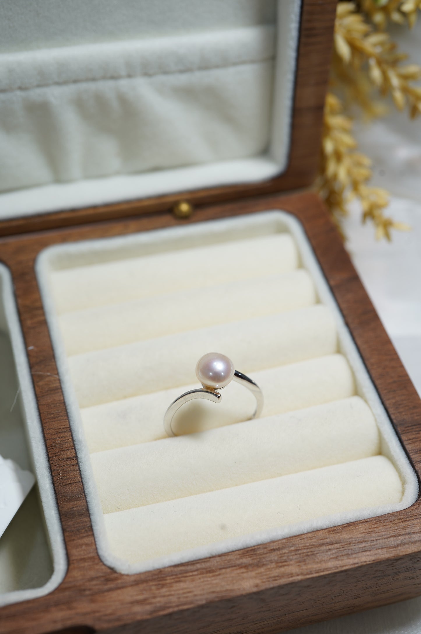 ‘Parallel' Bun Freshwater Pearl Ring
