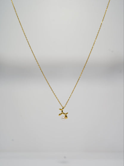 'Kicking Ball' Freshwater Pearl Necklace