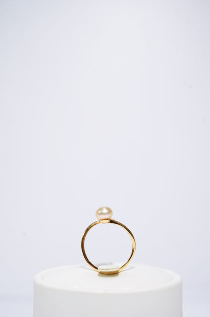 ‘Heart Point' Bun Freshwater Pearl Ring
