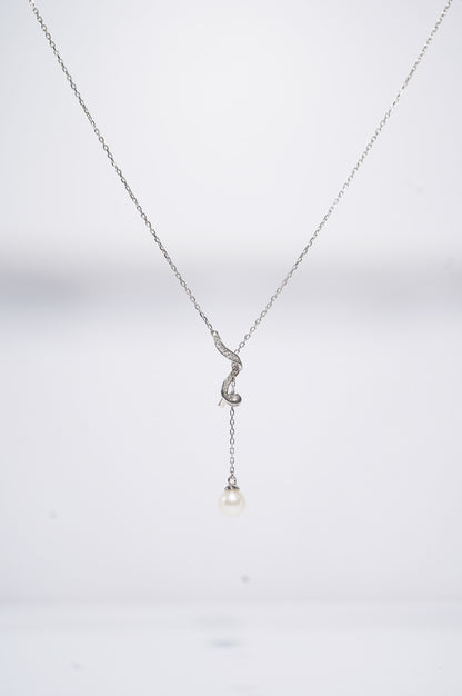 'Sinead' Y-shaped Round Freshwater Necklace