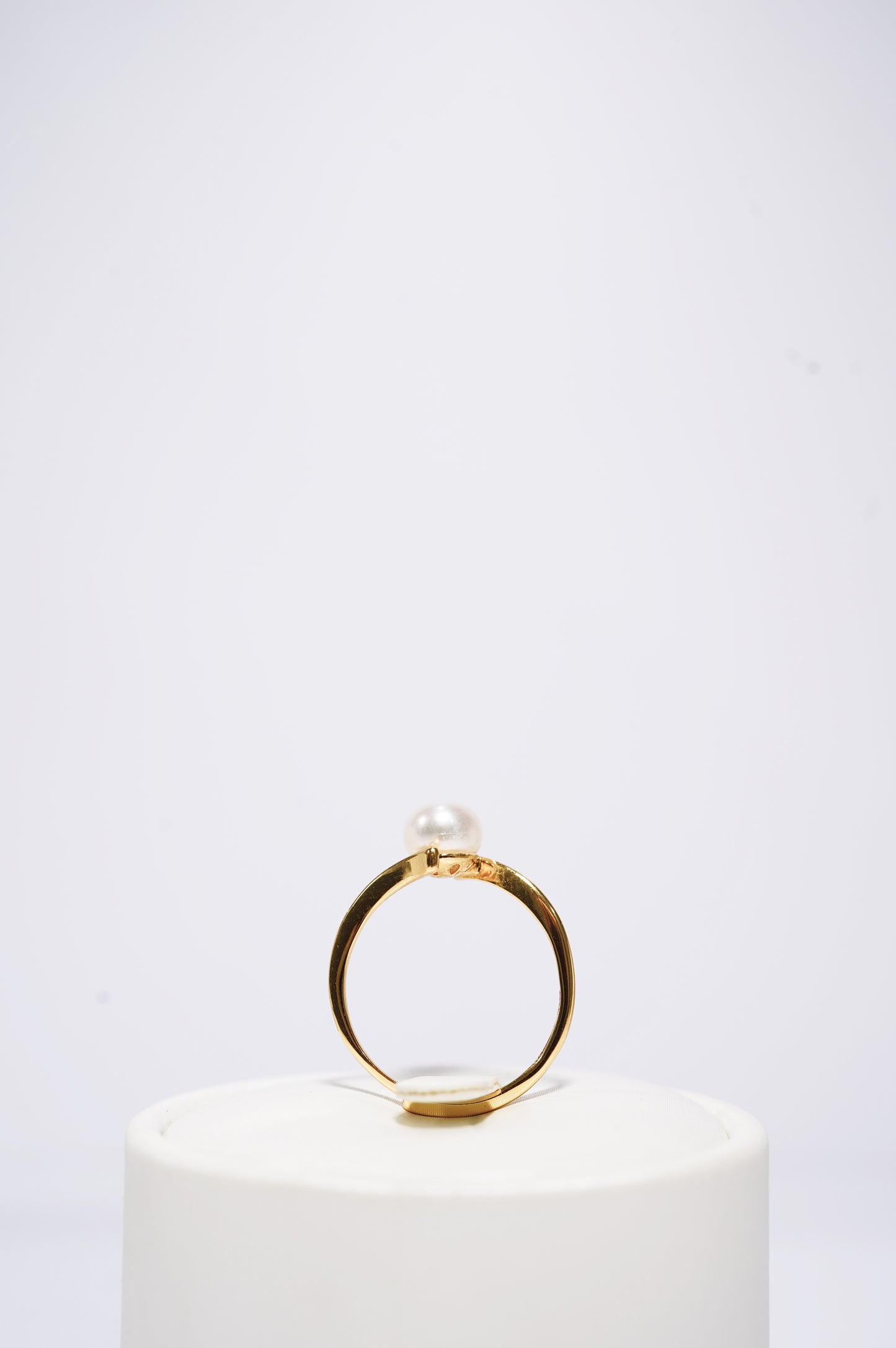 ‘Parallel' Bun Freshwater Pearl Ring