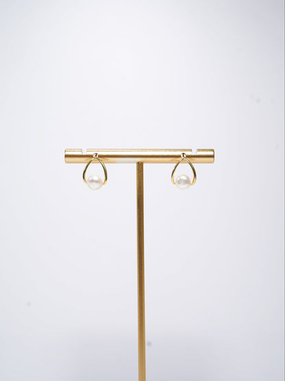 'Oval Bun' Freshwater Pearl Earrings