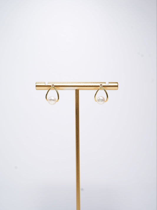 'Oval Bun' Freshwater Pearl Earrings