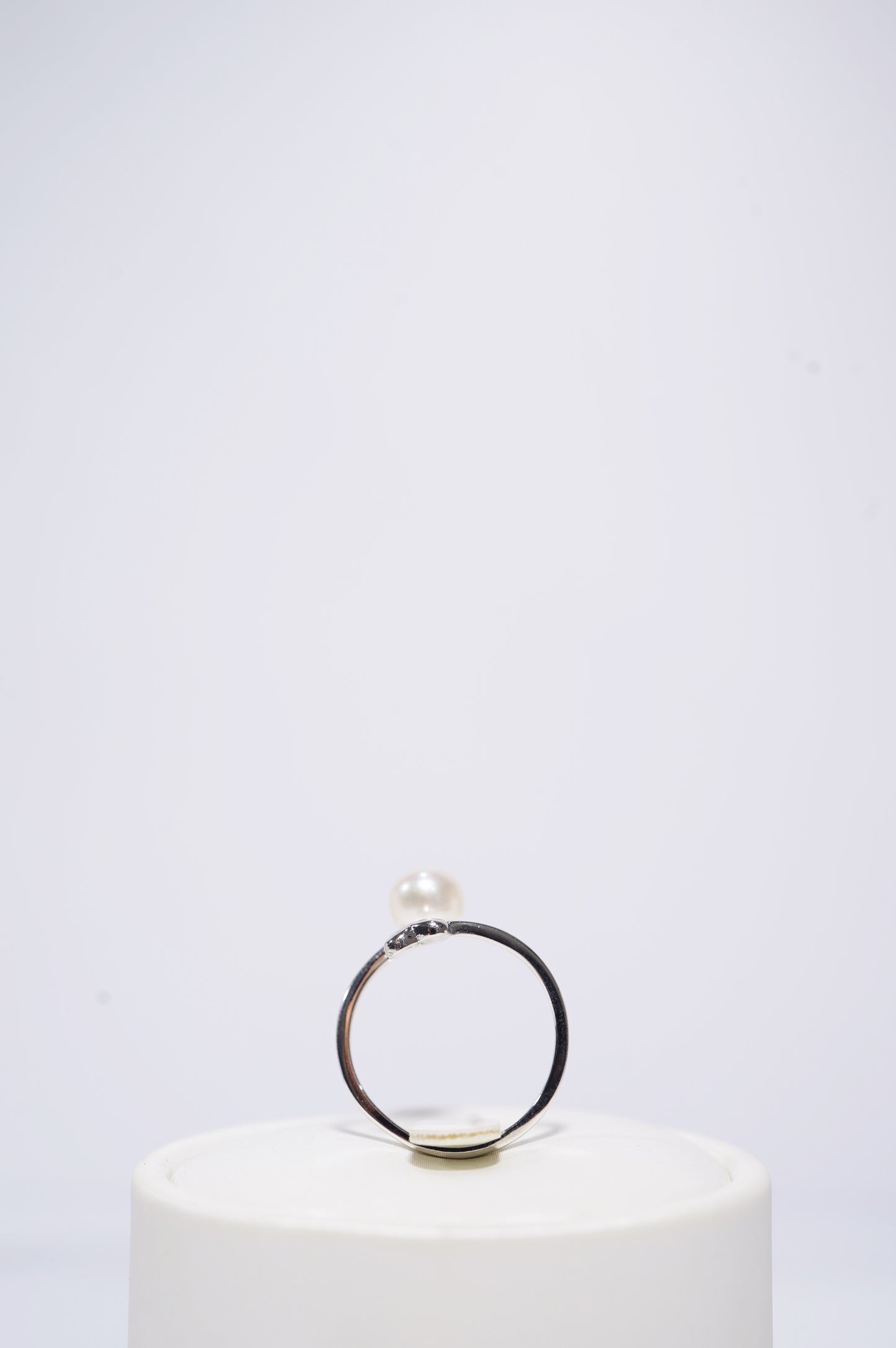 ‘Heart Point' Bun Freshwater Pearl Ring