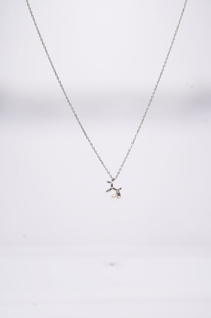 'Kicking Ball' Freshwater Pearl Necklace