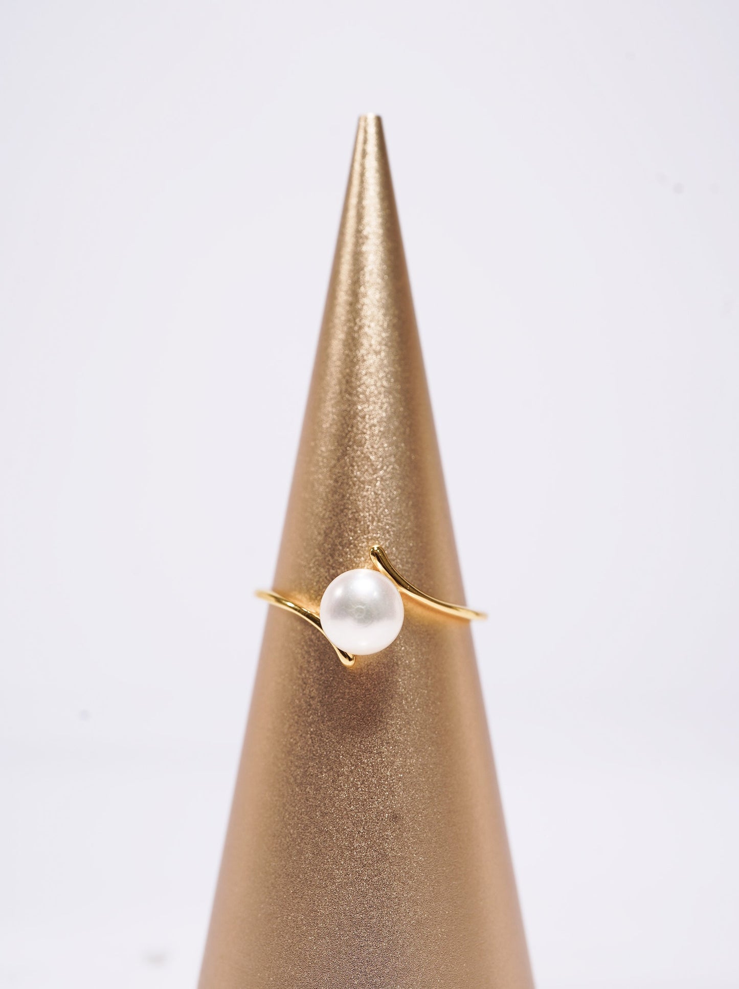 ‘Parallel' Bun Freshwater Pearl Ring
