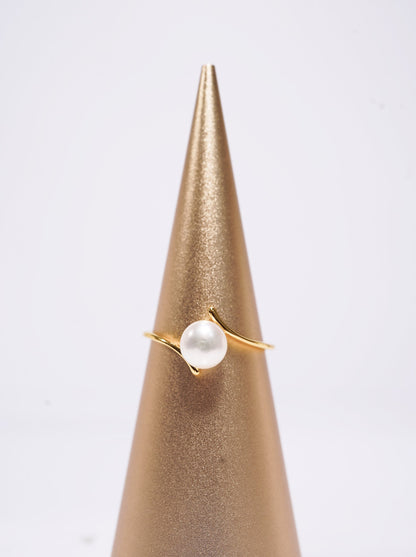 ‘Parallel' Bun Freshwater Pearl Ring