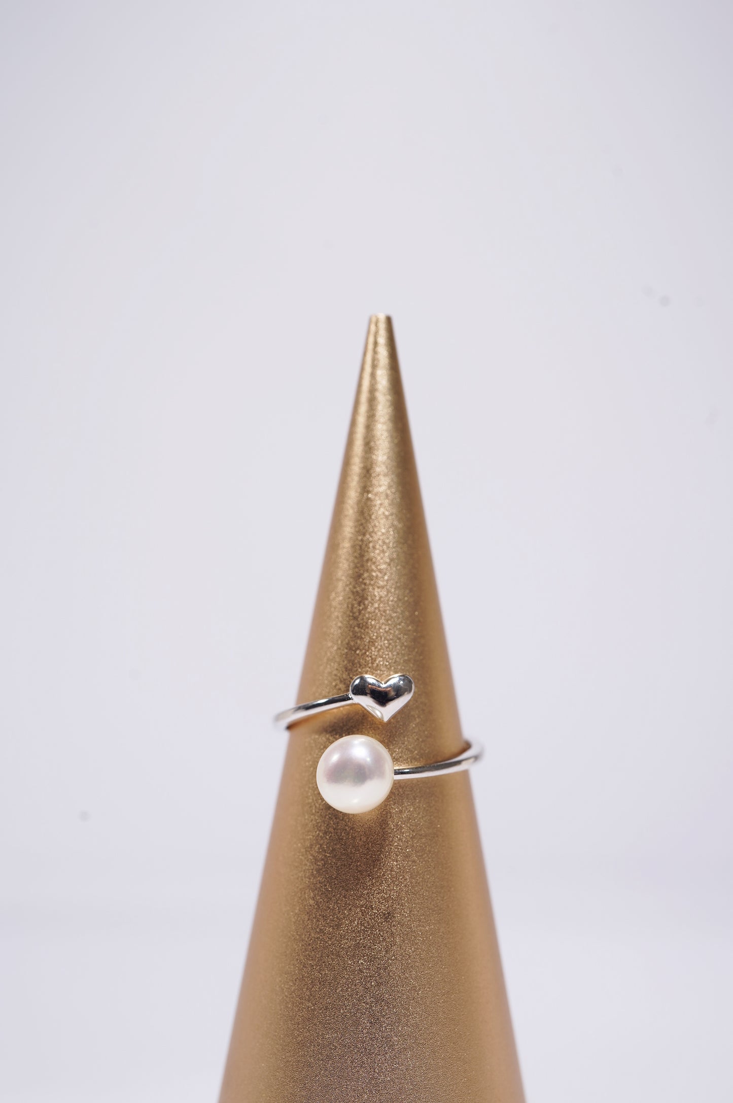 ‘Heart Point' Bun Freshwater Pearl Ring