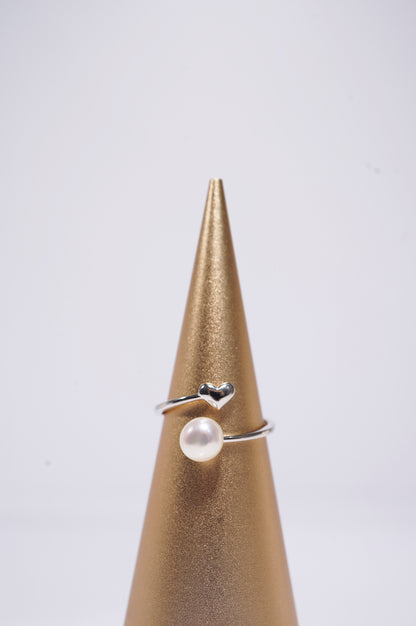 ‘Heart Point' Bun Freshwater Pearl Ring
