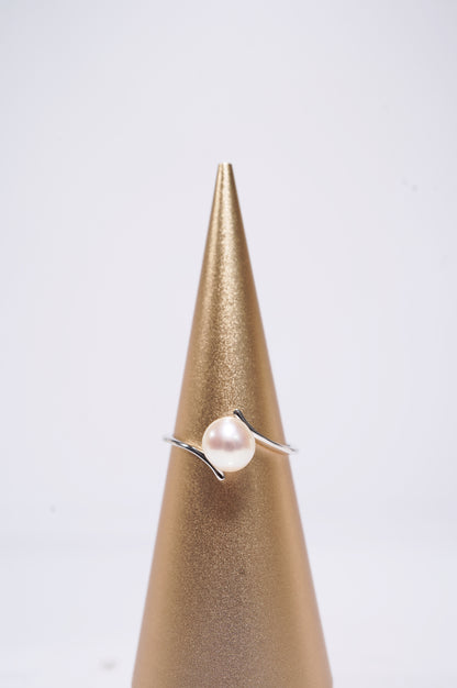 ‘Parallel' Bun Freshwater Pearl Ring