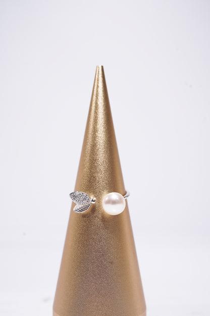 ‘Shining Hearts' Bun Freshwater Pearl Ring