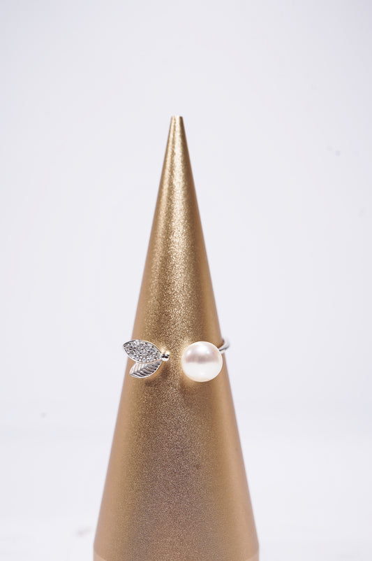 ‘Shining Hearts' Bun Freshwater Pearl Ring