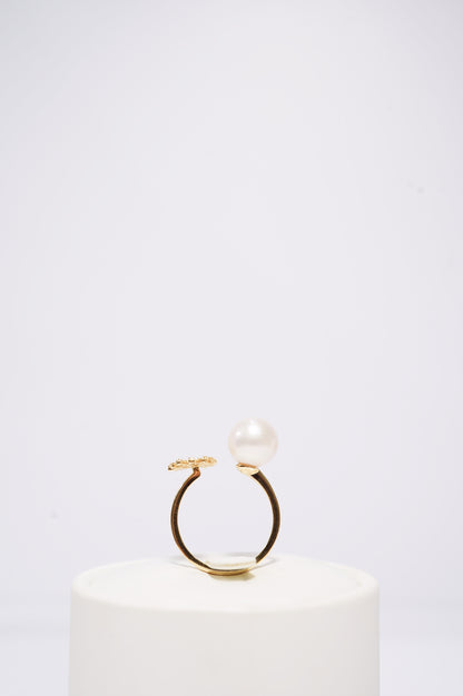 ‘Snowflake' Round Freshwater Pearl Ring