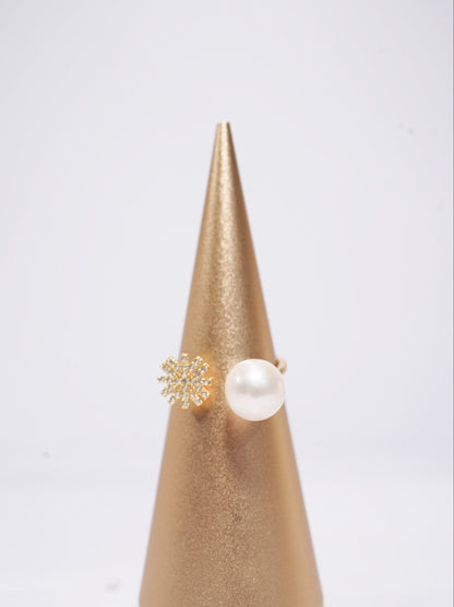 ‘Snowflake' Round Freshwater Pearl Ring