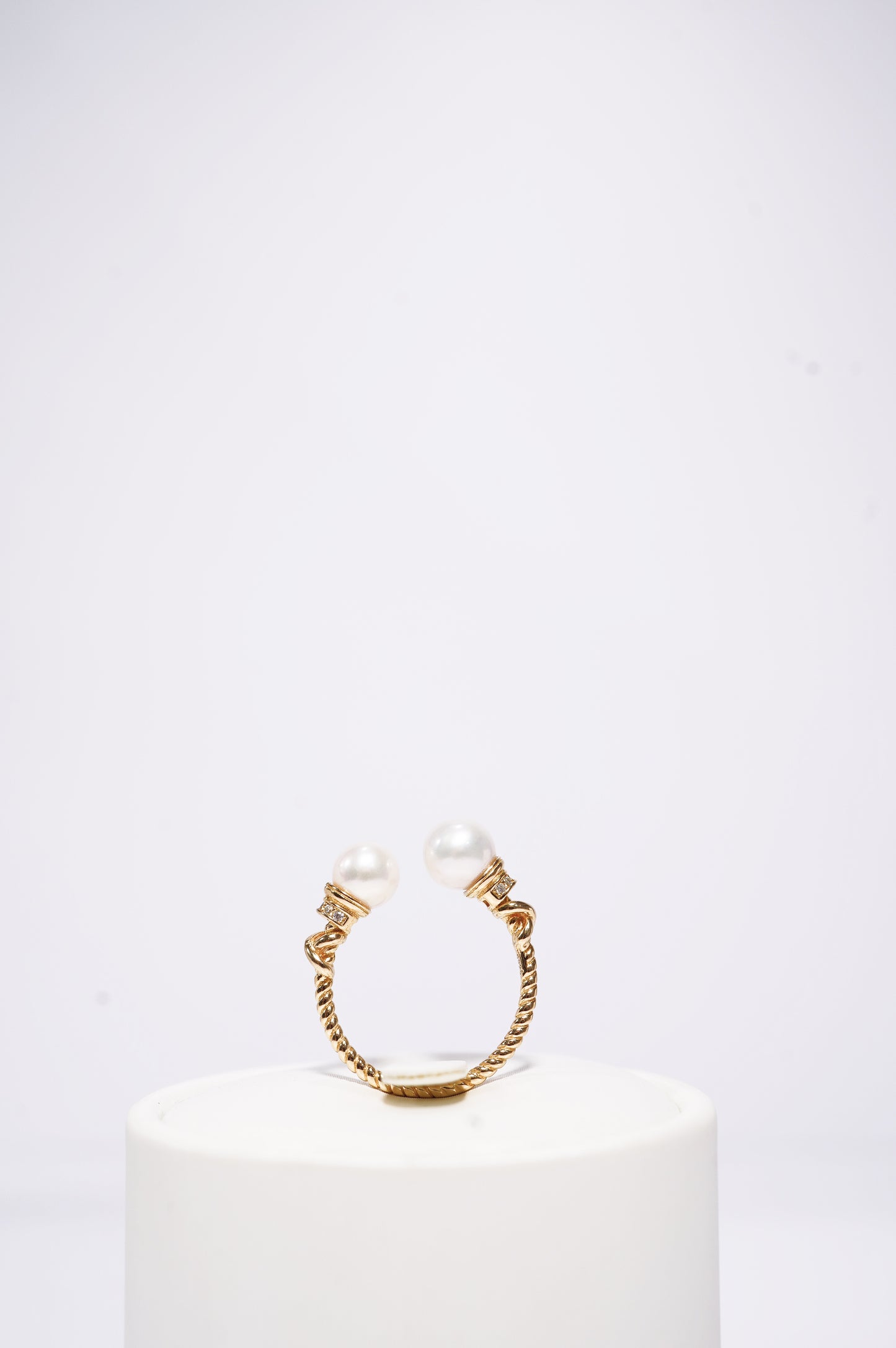 ‘Torch' Round Freshwater Pearl Ring