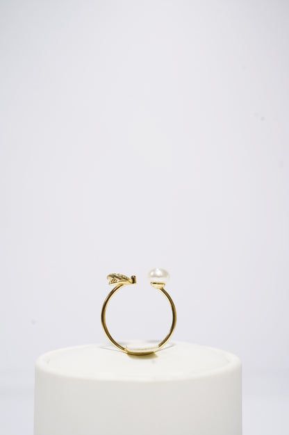 ‘Shining Hearts' Bun Freshwater Pearl Ring
