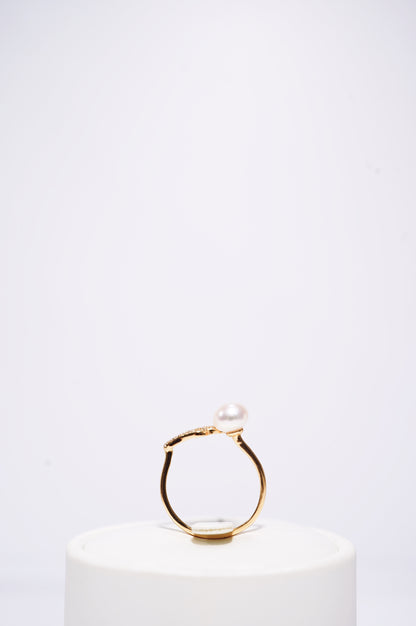‘Wings' Bun Freshwater Pearl Ring
