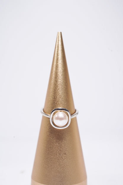 ‘Square' Bun Freshwater Pearl Ring
