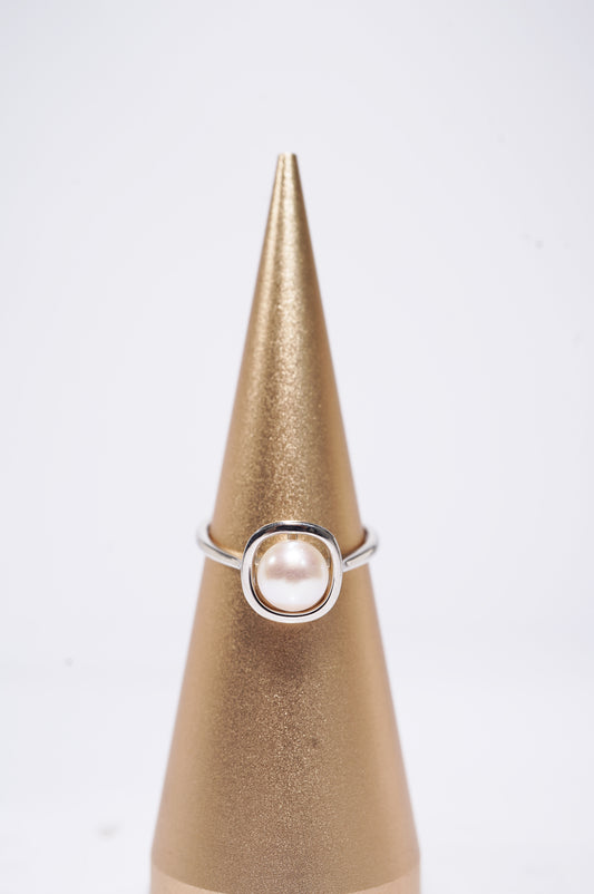 ‘Square' Bun Freshwater Pearl Ring