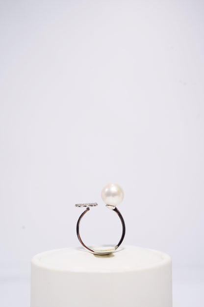‘Snowflake' Round Freshwater Pearl Ring
