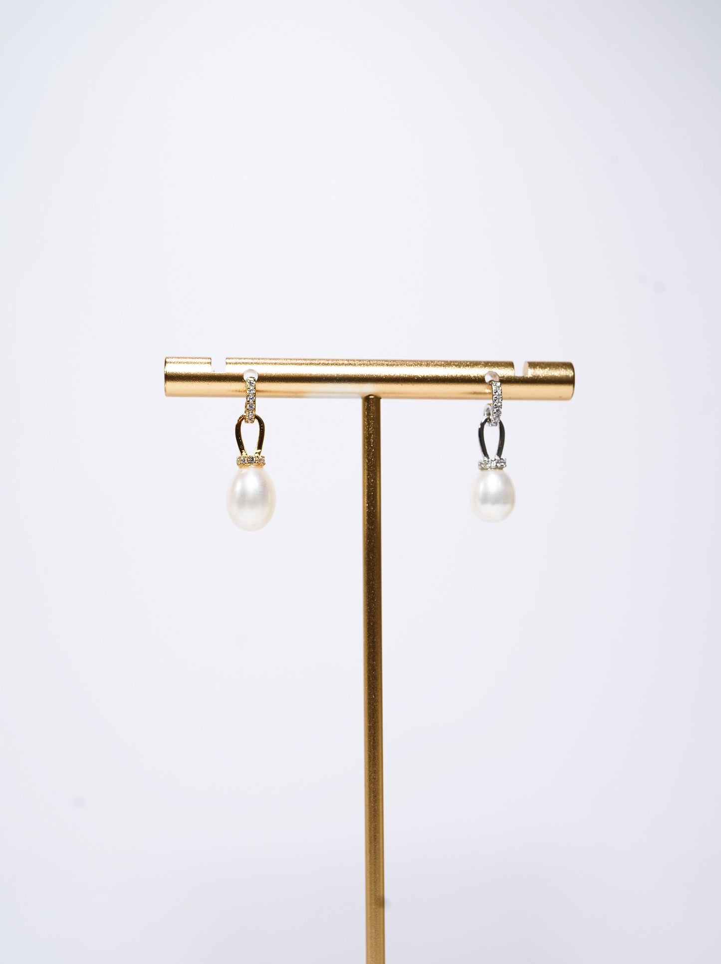 '#1 Diamond' Freshwater Pearl Earrings