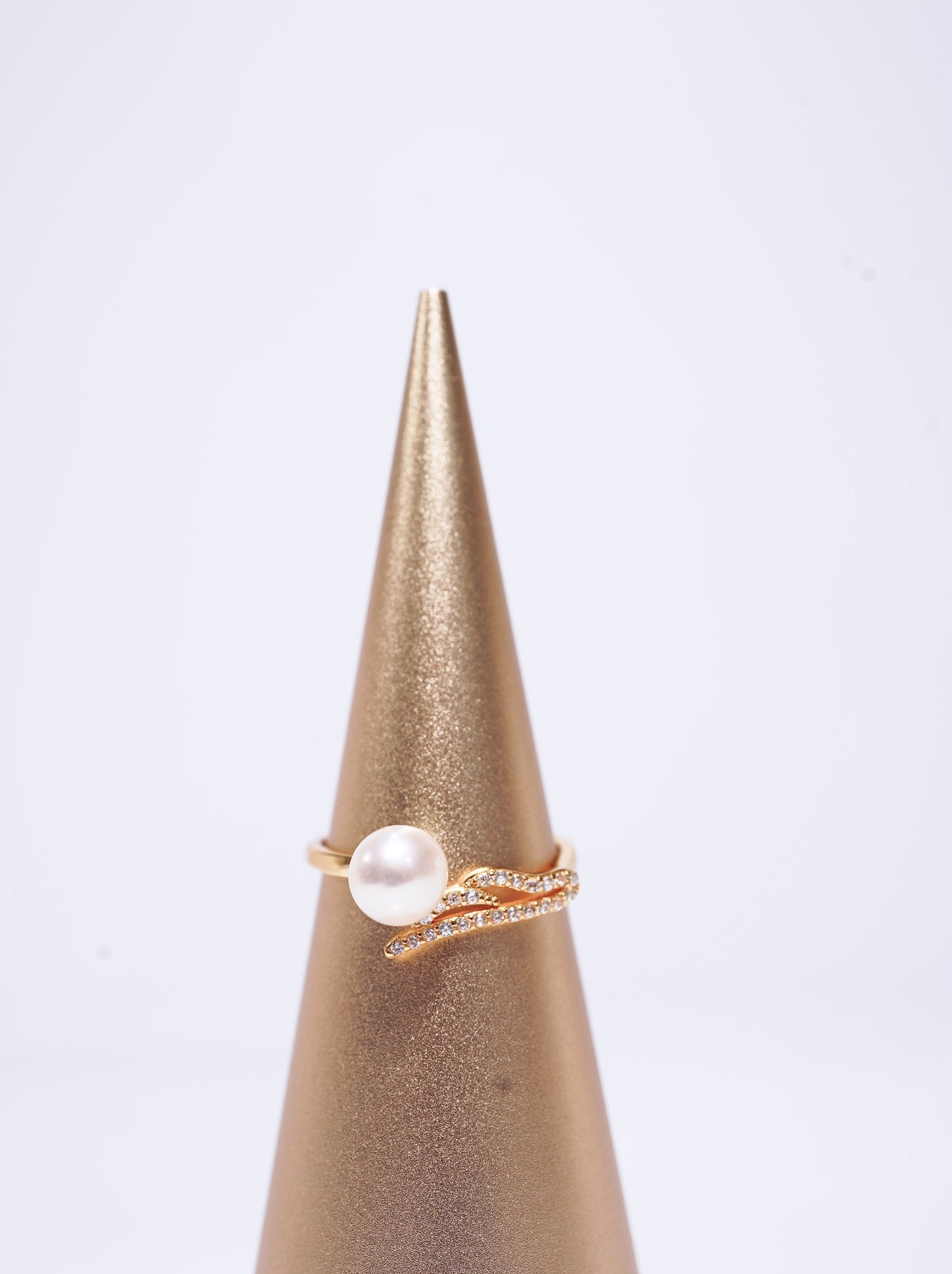 ‘Wings' Bun Freshwater Pearl Ring